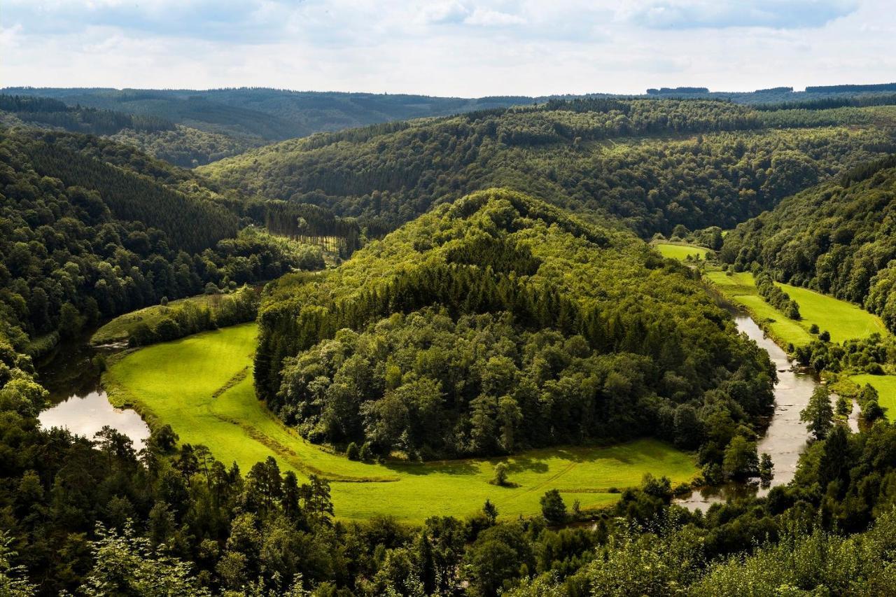 La Taniere Des Loups Villa Herbeumont Bagian luar foto